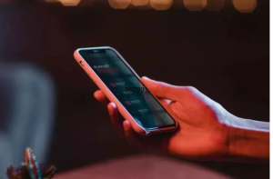 اسمارٹ فون سیکوریٹی کے مجوزہ قوانین بڑے پیمانے پر نگرانی کی راہ ہموار کرسکتے ہیں